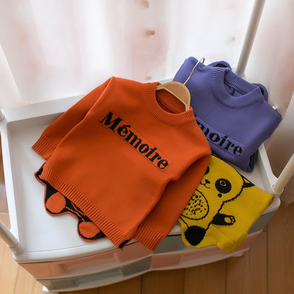 Детски пуловер за момче с бродерия и надпис в три цвята