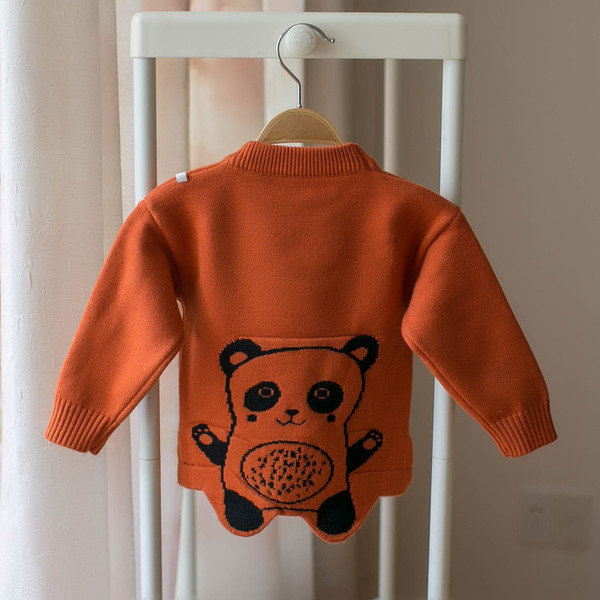 Детски пуловер за момче с бродерия и надпис в три цвята