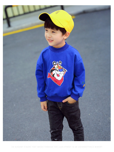 Детски суичър с О-образна яка и апликация в син и черен цвят