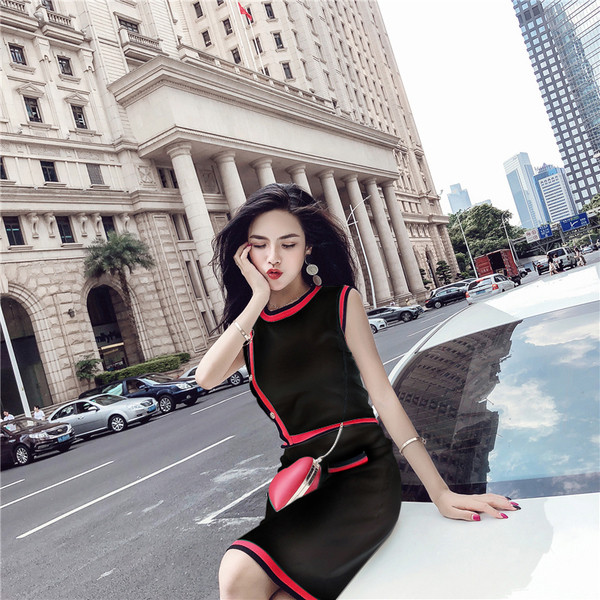 Модерна  рокля в черен и бял цвят 