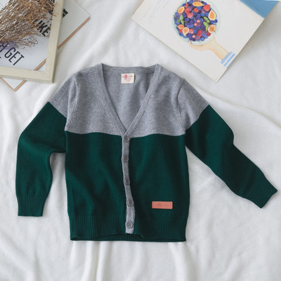 Стилна детска жилетка с V-образна яка в три цвята