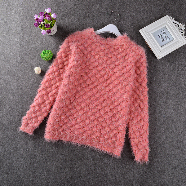 Детска жилетка с косъм и копчета