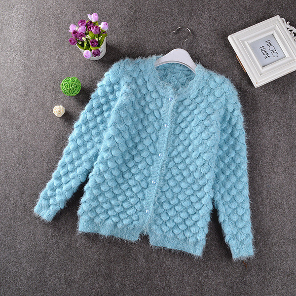 Детска жилетка с косъм и копчета