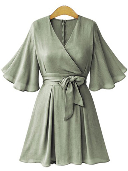 Стилна дамска рокля с V-образно деколте и лотос ръкав в два цвята 