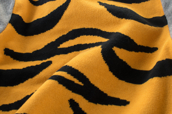 Модерен детски пуловер за момче с О-образна яка в два цвята