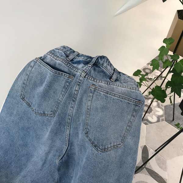 Широк модел дамски дънки с висока талия