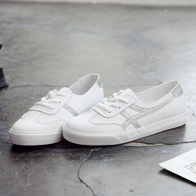 Дамски спортно елегантни обувки в бял цвят