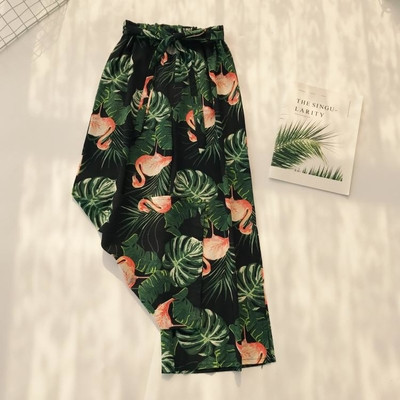 Стилен дамски панталон в два цвята с флорален десен