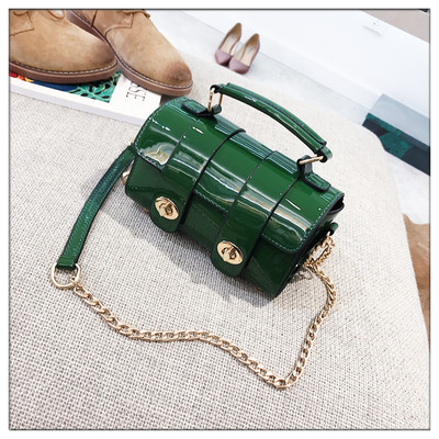 Дамска малка чанта с дълга верижка и закопчалка в няколко цвята