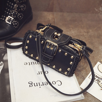 Малка дамска чанта от еко кожа с метална декорация - няколко цвята