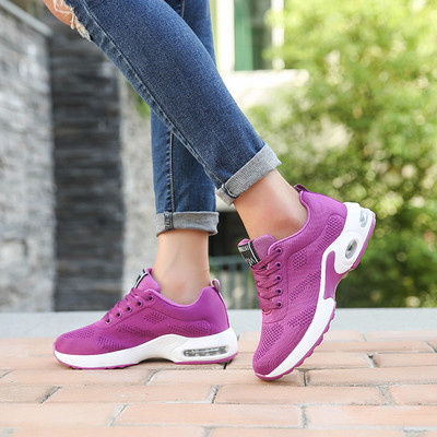 Дамски спортни маратонки в различни цветове