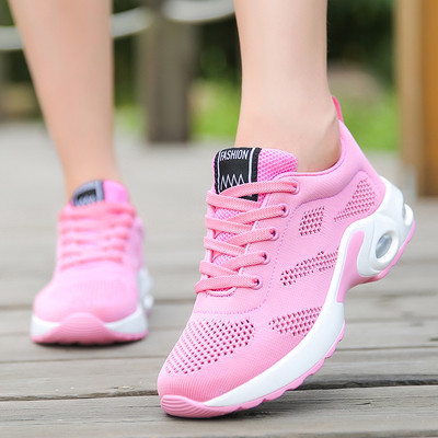 Дамски спортни маратонки в различни цветове