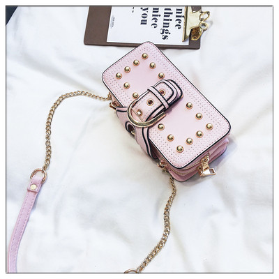 Малка дамска чанта тип портмоне с дълга верижка - няколко цвята