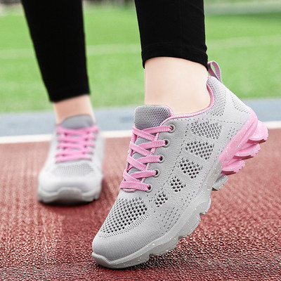 Дамски обувки за бягане в няколко цвята