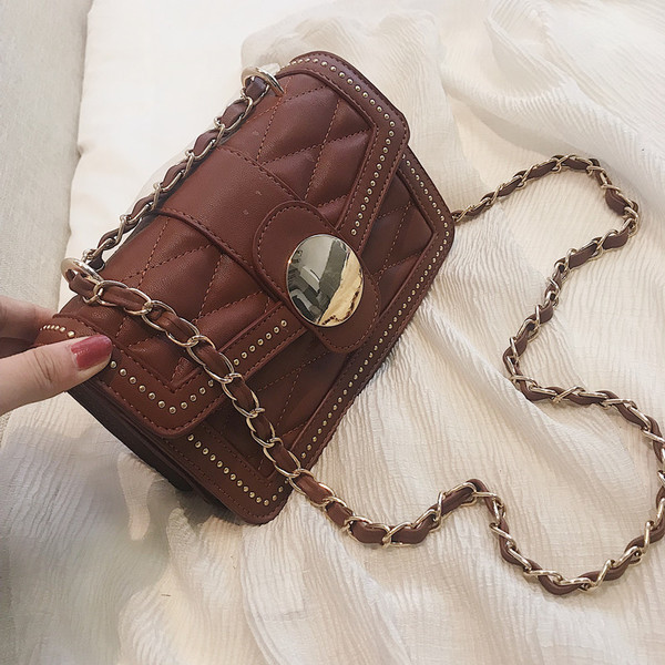 Елегантна дамска чанта с верижка в различни цветове