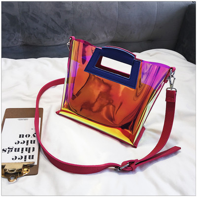 Дамска малка чанта в интересни преливащи се цветове