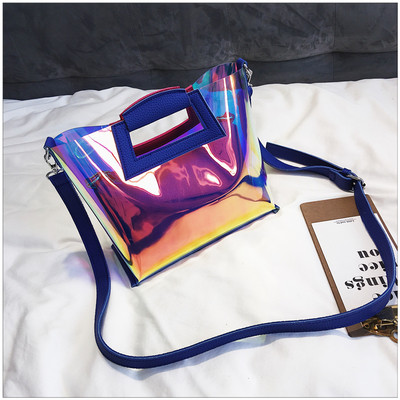 Дамска малка чанта в интересни преливащи се цветове