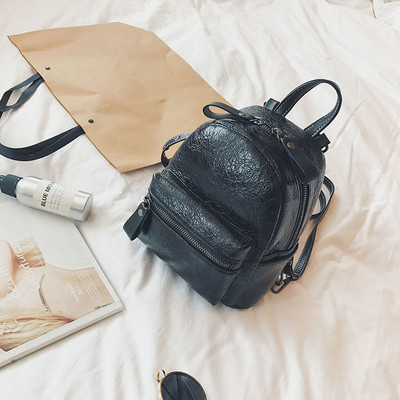 Дамска раница с лъскаво покритие в няколко цвята