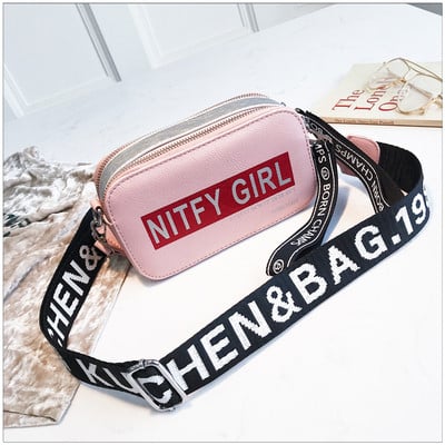 Дамска чанта с надписи и дебела дръжка в няколко цвята