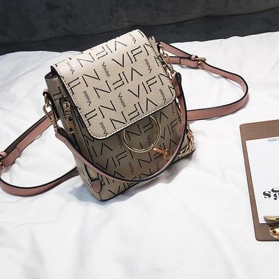 Дамска раница с надписи в няколко цвята