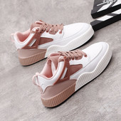 Μοντέρνα γυναικεία αθλητικά παπούτσια