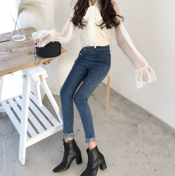 Дамски дънки с копчета и висока талия - Slim модел