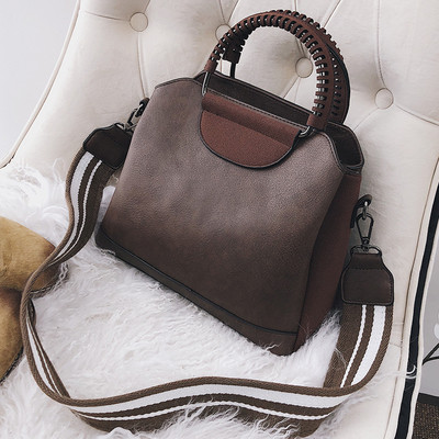 Дамска елегантна чанта с дълги дръжки от еко кожа