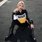 Къса дамска блуза с дълъг ръкав и цип