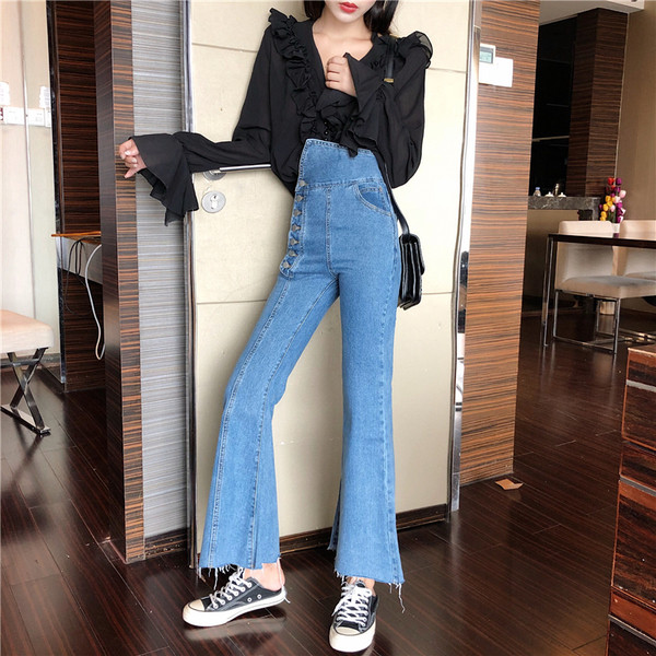 Дамски дънки в светъл цвят с копчета и висока талия - широк модел