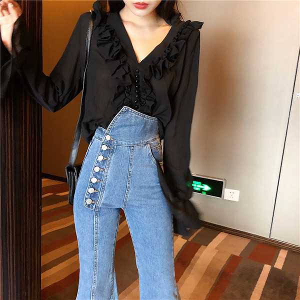 Дамски дънки в светъл цвят с копчета и висока талия - широк модел