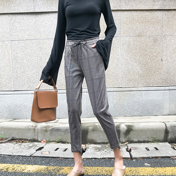 Кариран дамски панталон в сив цвят с 9/10 дължина