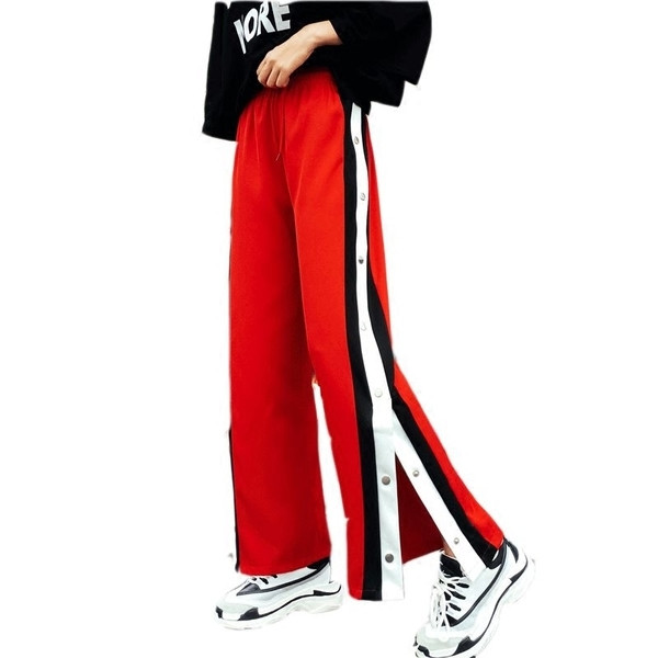 Спортни дамски панталони с копчета и кантове в черен и червен цвят