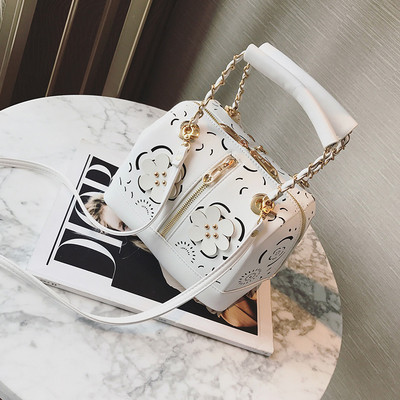 Дамска чанта с цип и 3D цветя - различни цветове