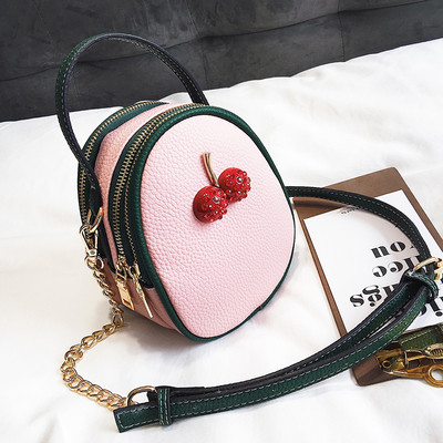 Дамска малка чанта с 3D декорация и дълга верижка - няколко цвята