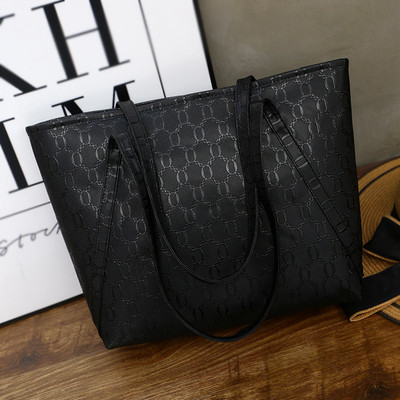 Стилна дамска чанта с къси дръжки в различни цветове