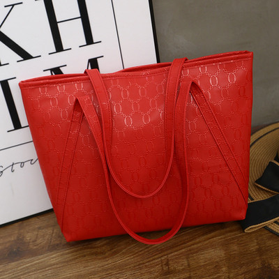 Стилна дамска чанта с къси дръжки в различни цветове