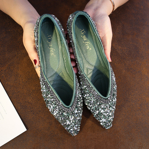 Дамски обувки с декоративни камъни в два цвята