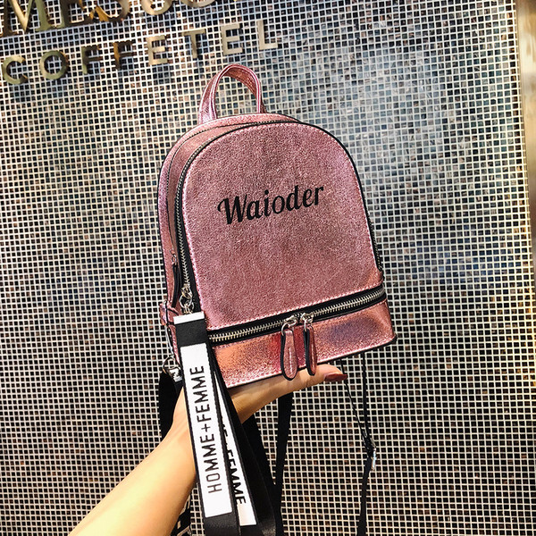 Дамска раница с лъскаво покритие и надпис - 4 цвята