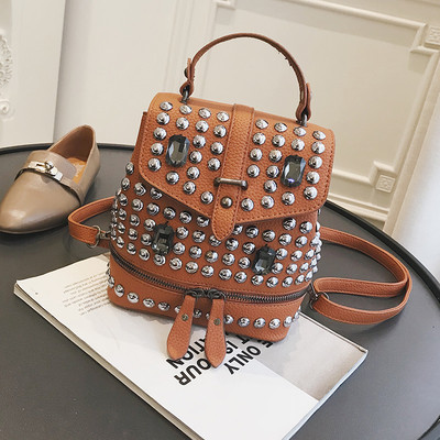 Дамска раница с метални капси - няколко цвята