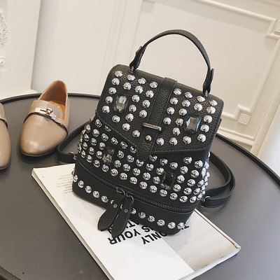 Дамска раница с метални капси - няколко цвята