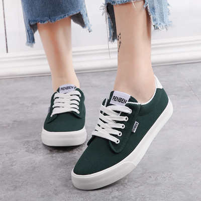 Актуални дамски маратонки в няколко цвята 