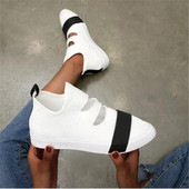 Модерни дамски маратонки без връзки в черен и бял цвят