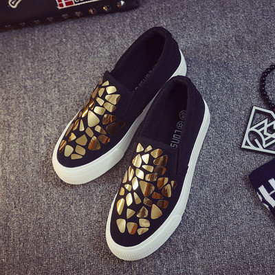 Дамски обувки подходящи за ежедневието в два цвята