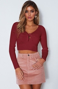 Актуален дамски топ с дълъг ръкав и V-образно деколте в няколко цвята