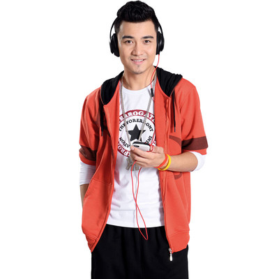 Мъжко спортно-ежедневно яке с качулка в различни цветове