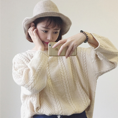 Модерен дамски плътен пуловер - широк модел