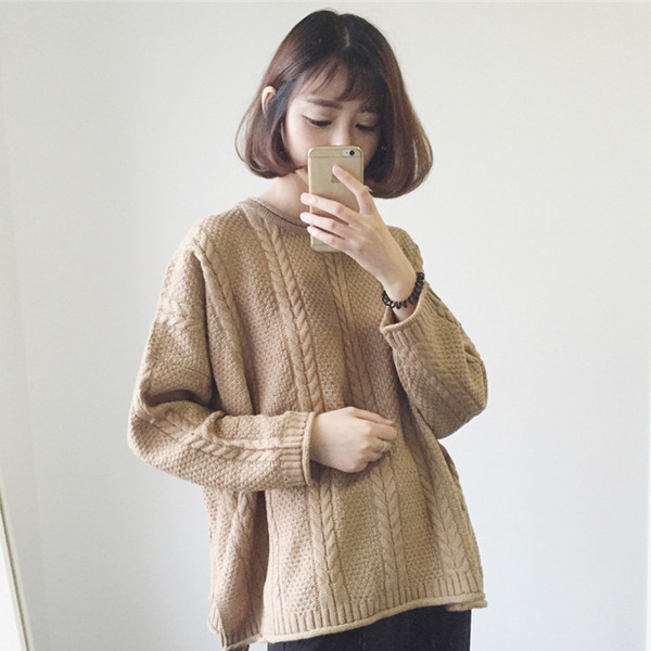 Модерен дамски плътен пуловер - широк модел