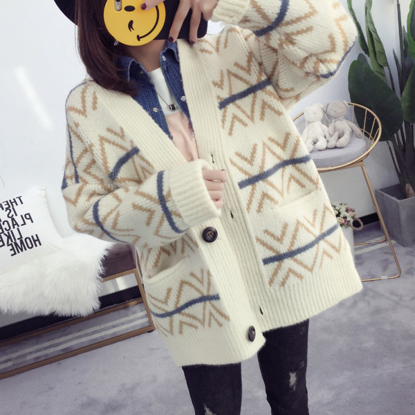 Дамска плътна жилетка с копчета - няколко цвята