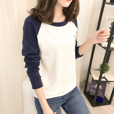 Спортен дамски суичър с апликация в два цвята