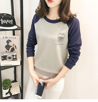 Спортен дамски суичър с апликация в два цвята